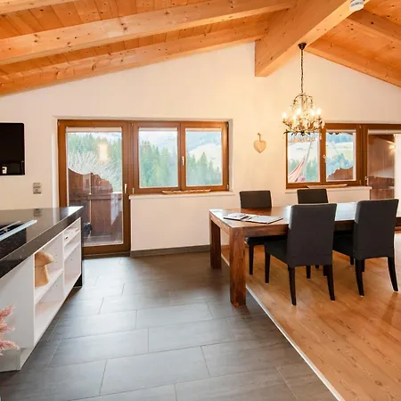 Natural Deluxe Apartment